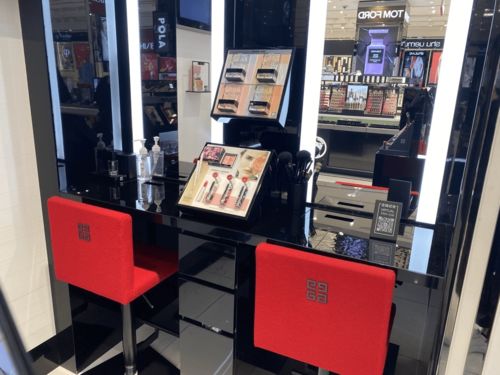 吳欣鴻 未來的美妝公司，是更懂消費者的“教育咨詢服務商”